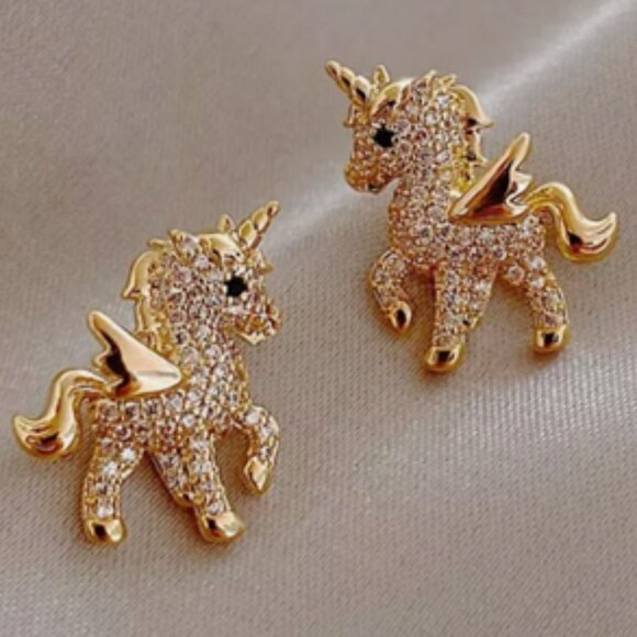 NEW [ST] Unicorn Rhinestone Crystal Zircon Sparkle Stud Gold-Toned Earrings - Picture 1 of 7